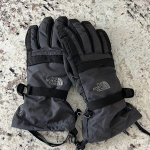 Used. Snowboard Gloves